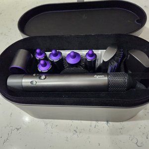 Dyson airwrap